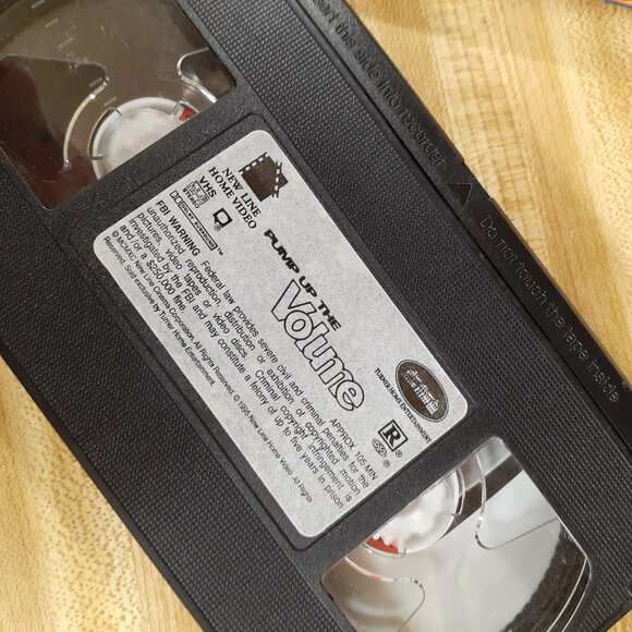 Pump Up the Volume 1990 VHS Christian Slater Samantha Mathis Seth Green Zappa - Picture 11 of 12